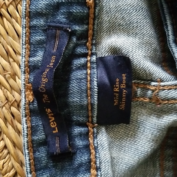 Women's Levi Jeans - Picture 4 of 5